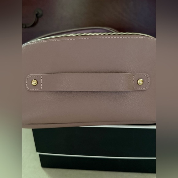 Bergdorf Goodman Lilac Large Travel Makeup Bag w gold hardware NWOT - Picture 8 of 16